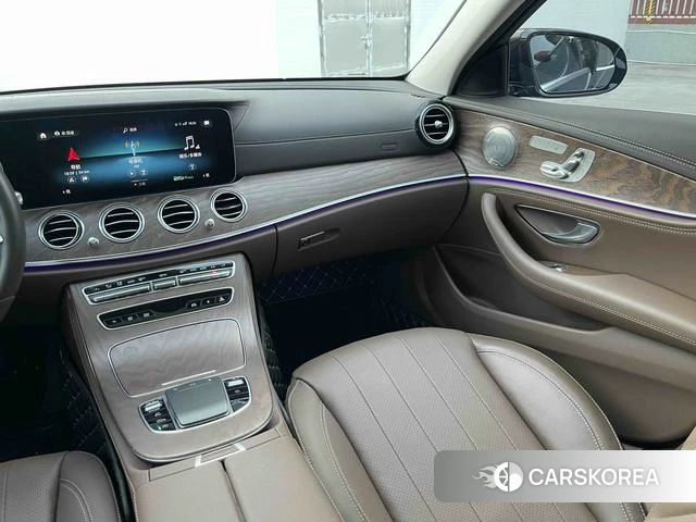 Mercedes-Benz E-class 2023 Черный из Китая