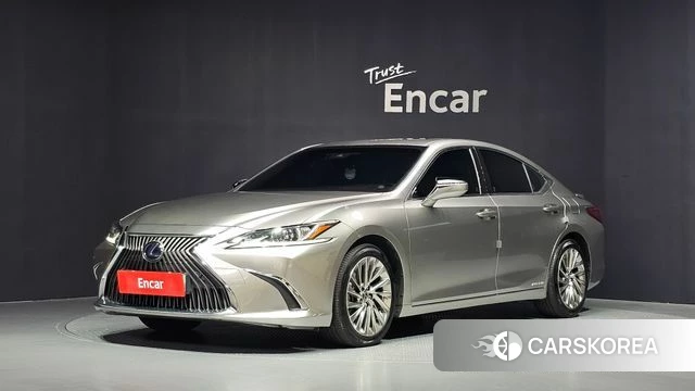 Lexus ES300h 7th generation 2021 Серебряный из Кореи