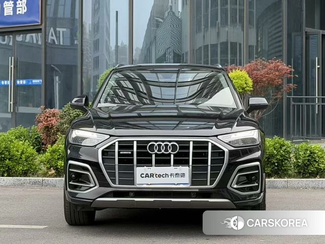 Audi Q5L 2022 Черный из Китая