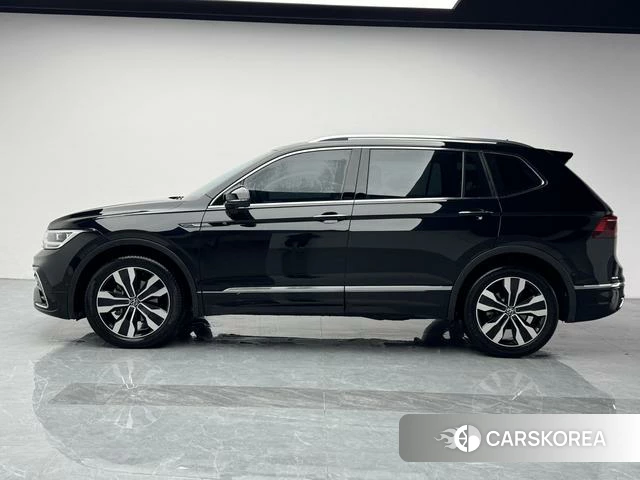 Volkswagen Tiguan L 2022 Черный из Китая