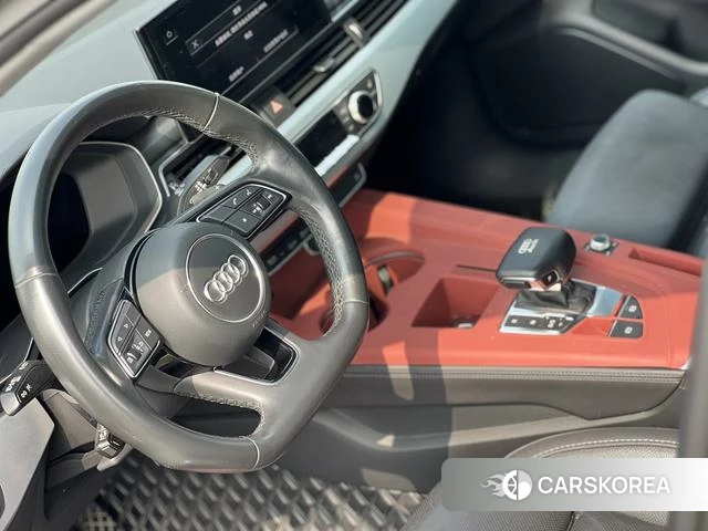 Audi A4L 2022 Темно-серый из Китая