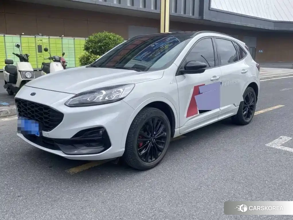 Ford Escape 2023 Белый из Китая