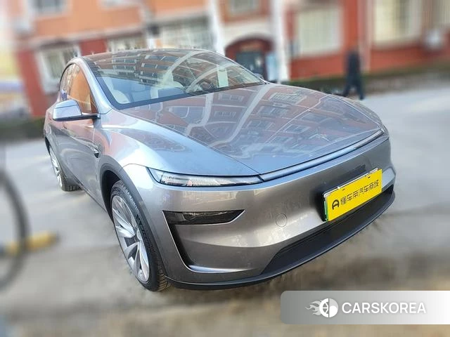 Tesla Model Y 2026 Темно-серый из Китая