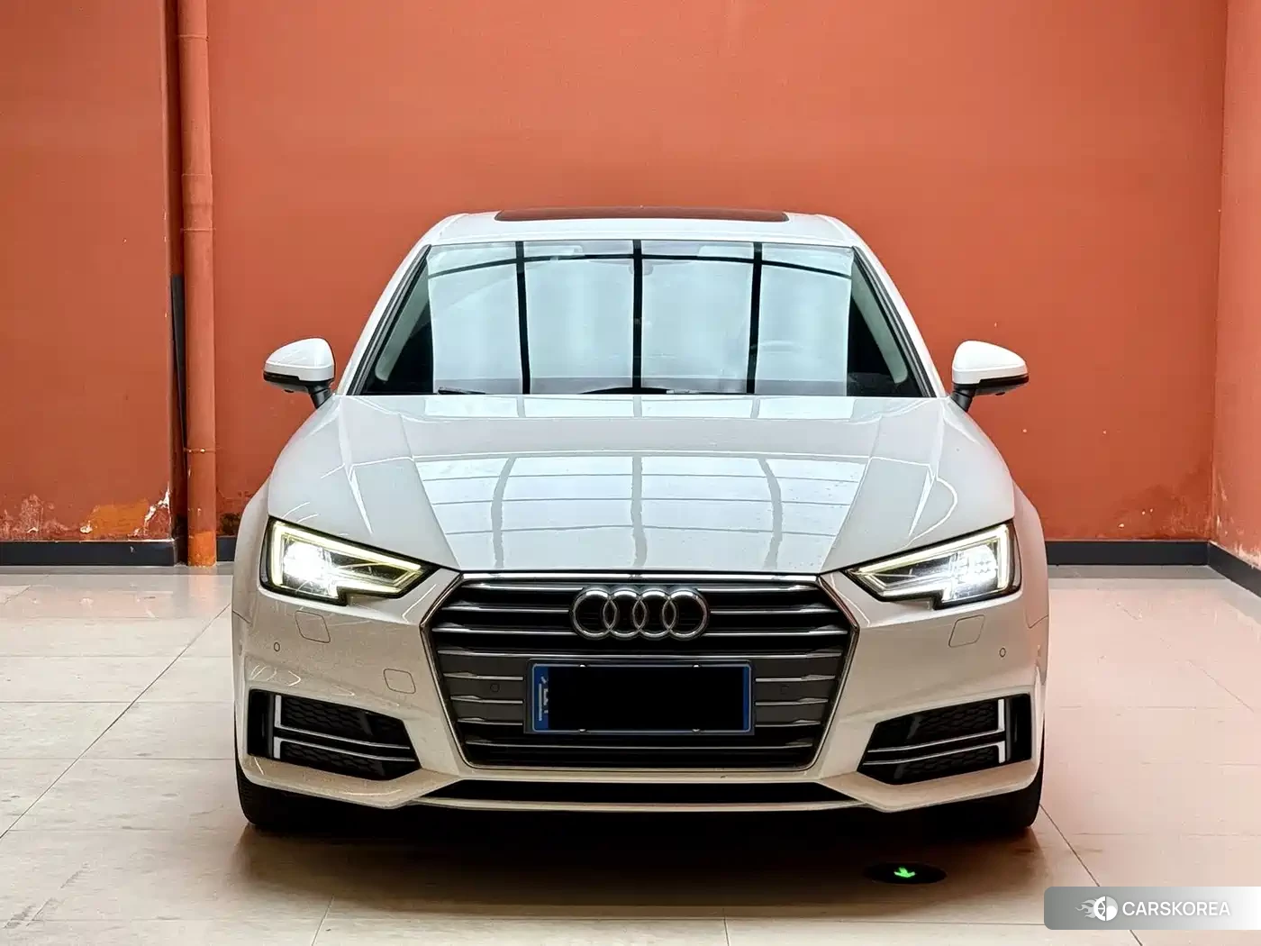 Audi A4L 2018 Белый из Китая