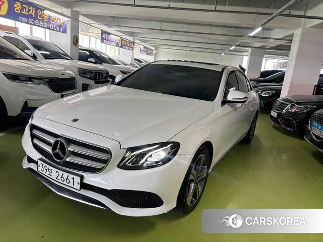 Mercedes-Benz E-Class W213 2019 Белый из Кореи