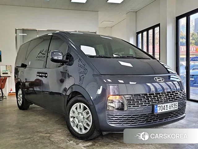 Hyundai Staria 2023 Серый из Кореи