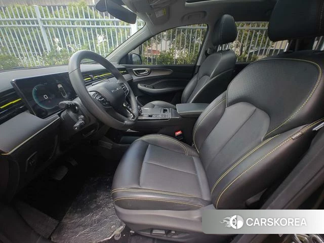 Roewe RX5 2023 Черный из Китая