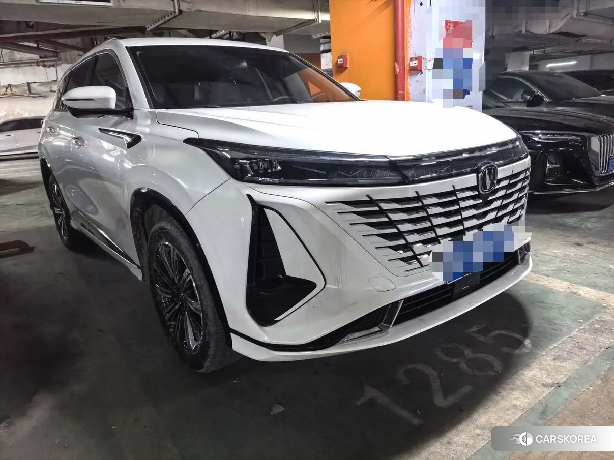 Chang'an CS75 PLUS 2023 Белый из Китая