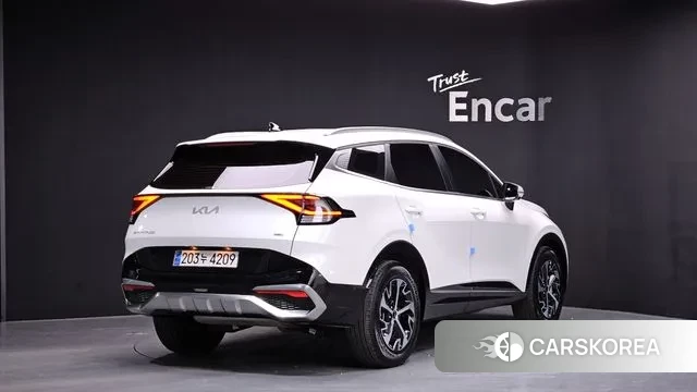 Kia Sportage 5th Generation Hybrid 2023 Белый из Кореи