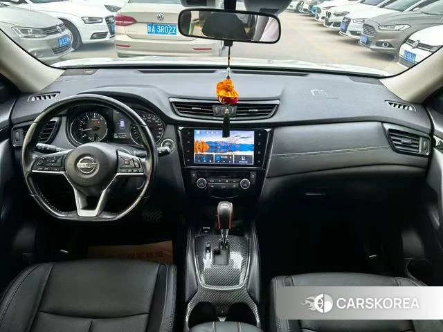 Nissan Qijun 2021 Белый из Китая