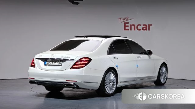 Mercedes-Benz S-Class W222 2019 Белый из Кореи