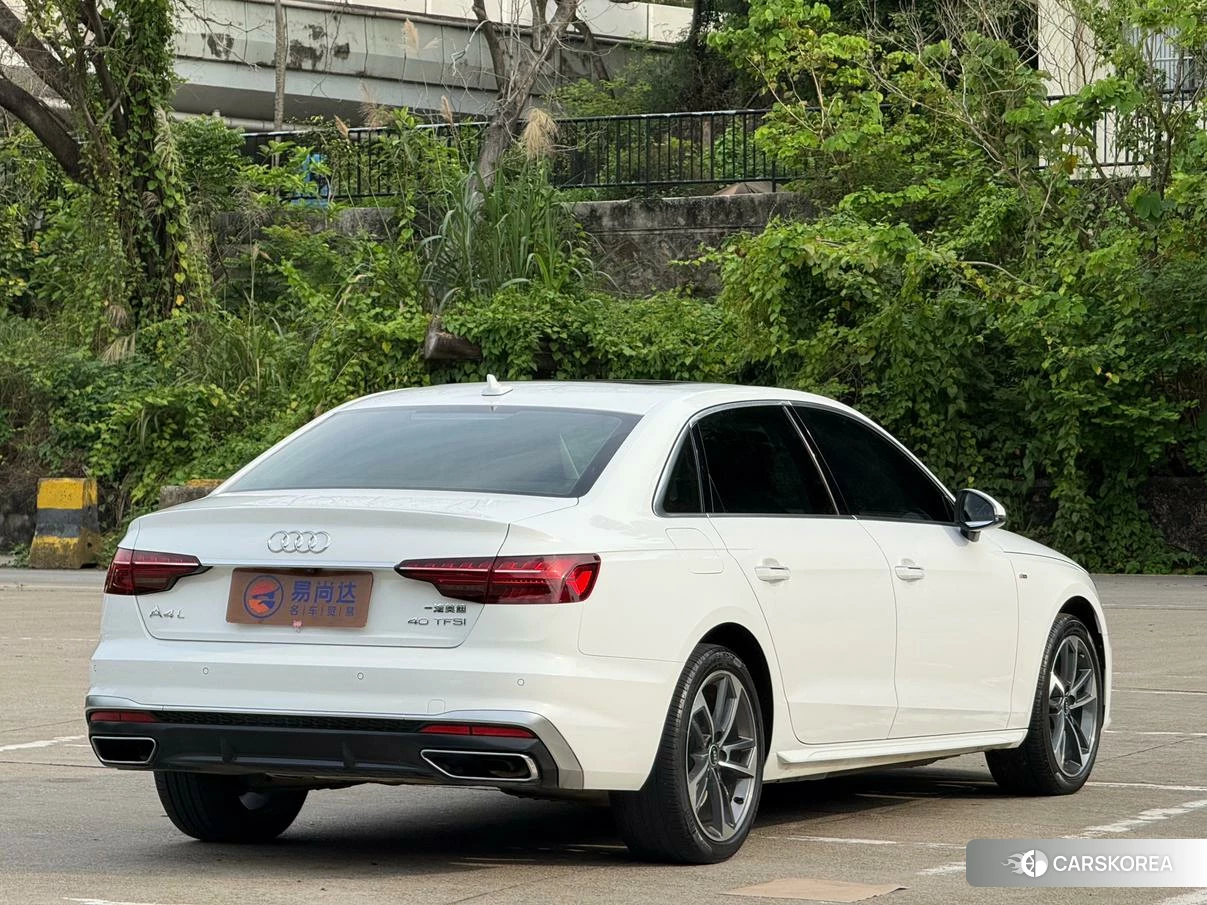 Audi A4L 2021 Белый из Китая