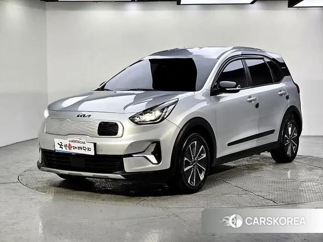 Kia Niro Plus 2023 Серебряный из Кореи