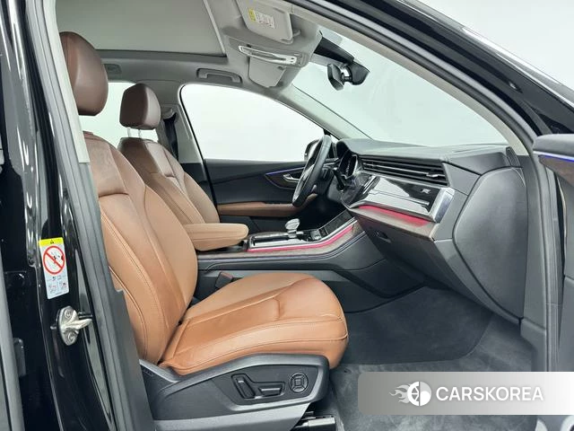 Audi Q7 2024 Черный из Китая