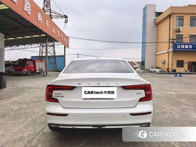 Volvo S60 2023 Белый из Китая