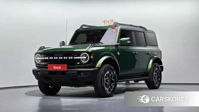 Ford Bronco 6th Generation 2023 Темно-зеленый из Кореи