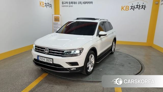 Volkswagen Tiguan second Generation 2020 Белый из Кореи
