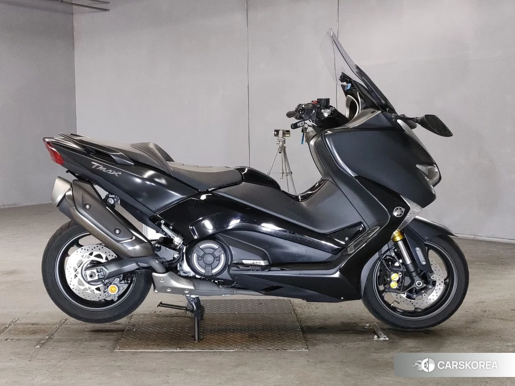 Проданный Yamaha T-MAX 530 DX 2017 из Японии