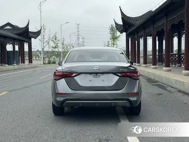 Nissan Xuan Yi 2021 Темно-серый из Китая