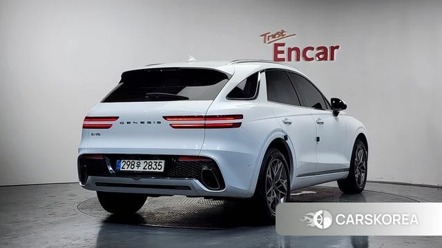 Genesis GV70 2022 Белый из Кореи