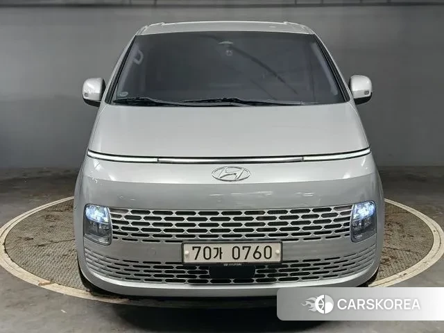 Hyundai Staria 2021 Серебряный из Кореи