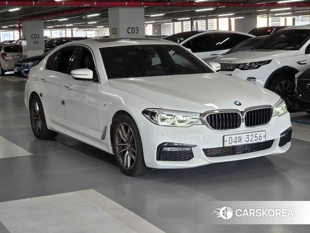 BMW 5 Series (G30) 2018 Белый из Кореи