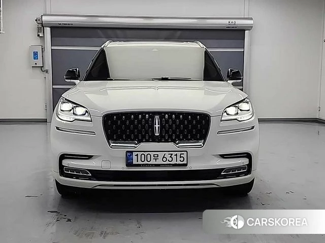 Lincoln Aviator 2nd generation 2020 Белый из Кореи