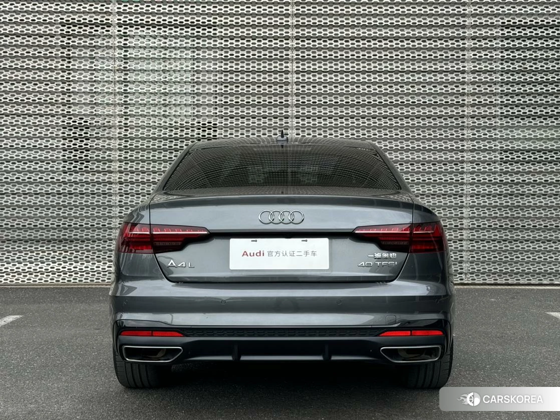 Audi A4L 2023 Темно-серый из Китая