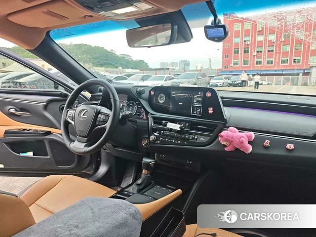 Lexus ES 2022 Серебристо-серый из Китая