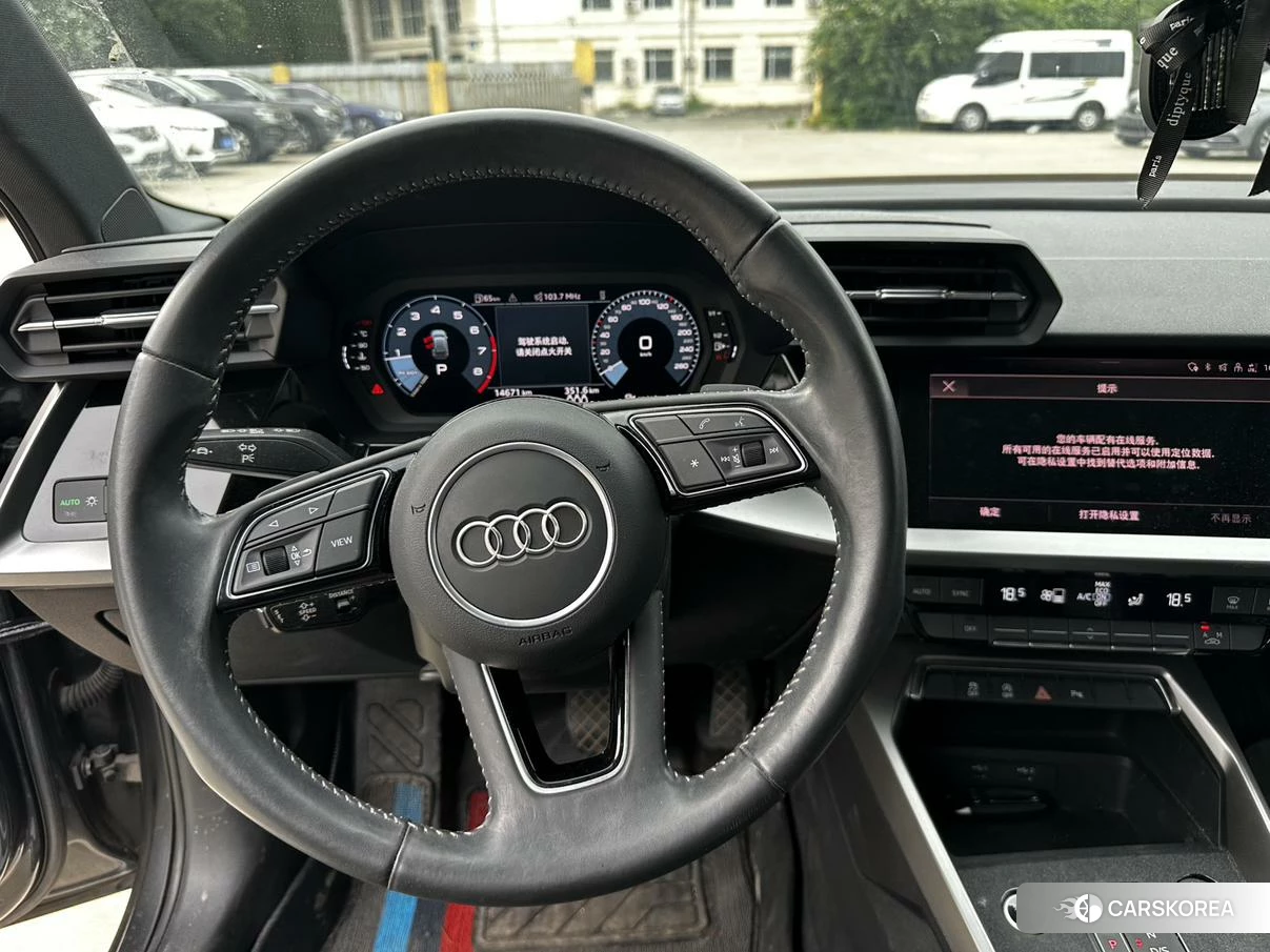 Audi A3 2022 Темно-серый из Китая