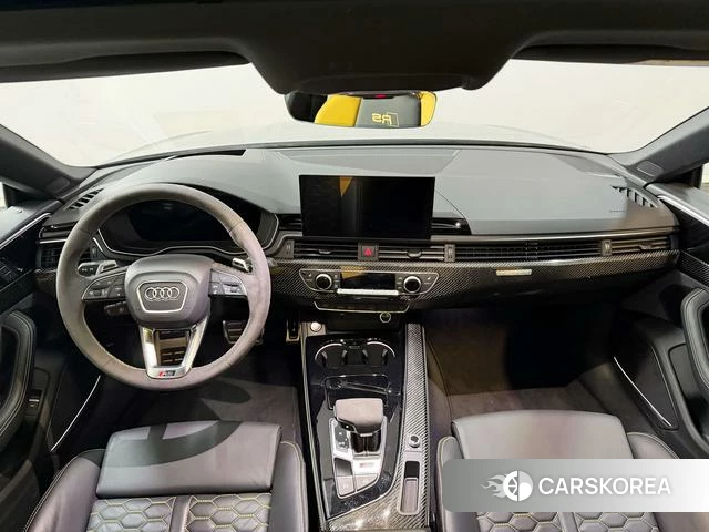 Audi RS 5 2025 Серебристо-серый из Китая