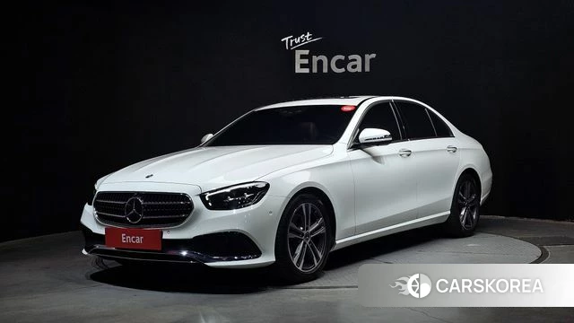 Mercedes-Benz E-Class W213 2023 Белый из Кореи