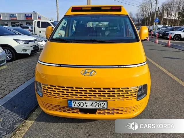 Hyundai Staria 2022 Желтый из Кореи