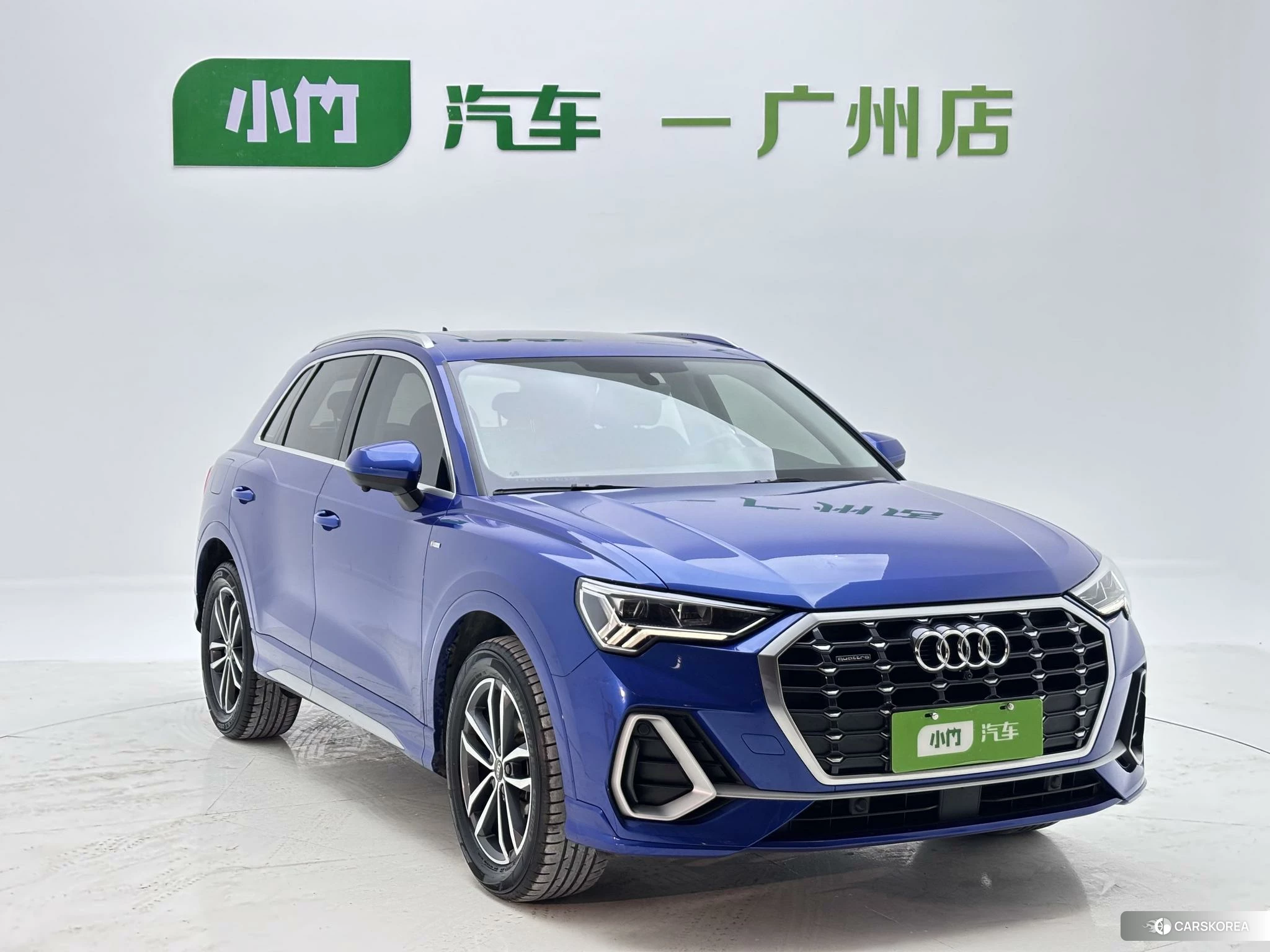 Audi Q3 2021 Синий из Китая