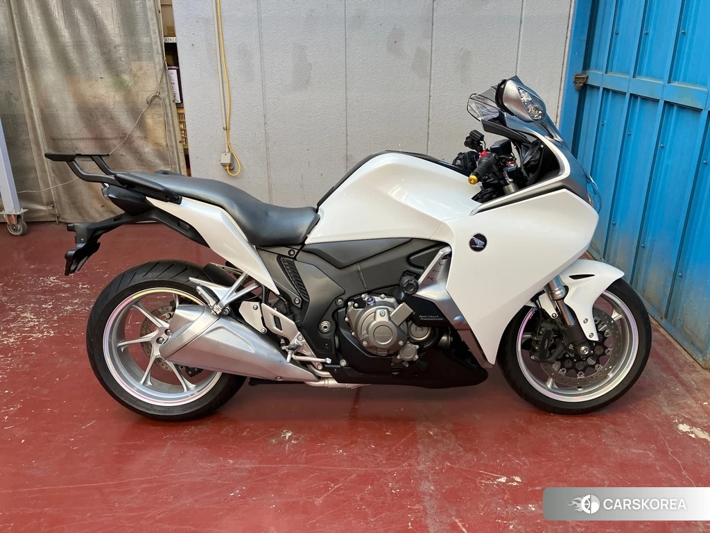 Проданный Honda VFR1200F 2014 из Японии, фото 2