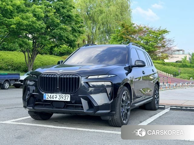 BMW X7 (G07) 2025 Черный из Кореи