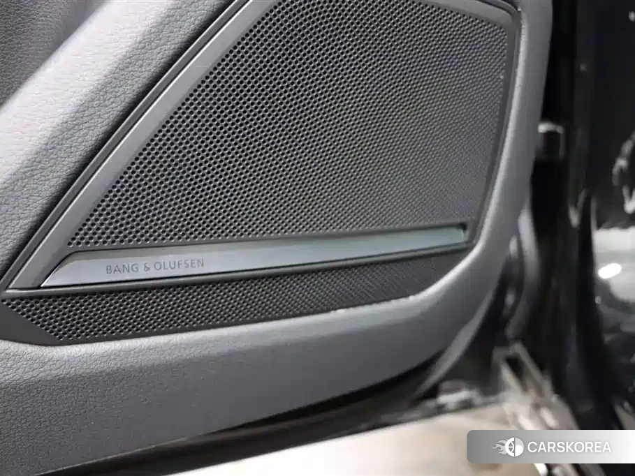 Audi A6L 2022 Черный из Китая