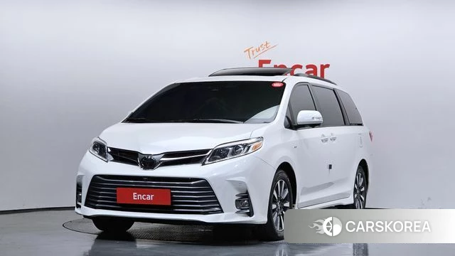 Toyota Sienna 2018 Белый из Кореи
