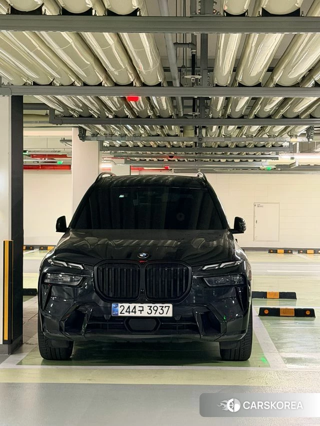 BMW X7 (G07) 2025 Черный из Кореи