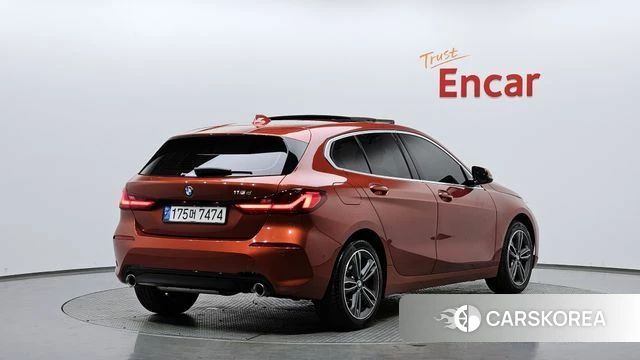 BMW 1 Series (F40) 2020 Оранжевый из Кореи