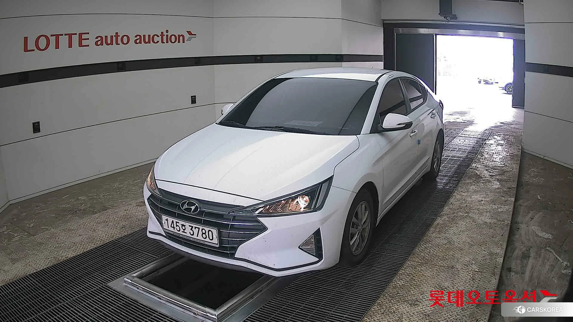 Hyundai Avante 2020 Polar White из Кореи