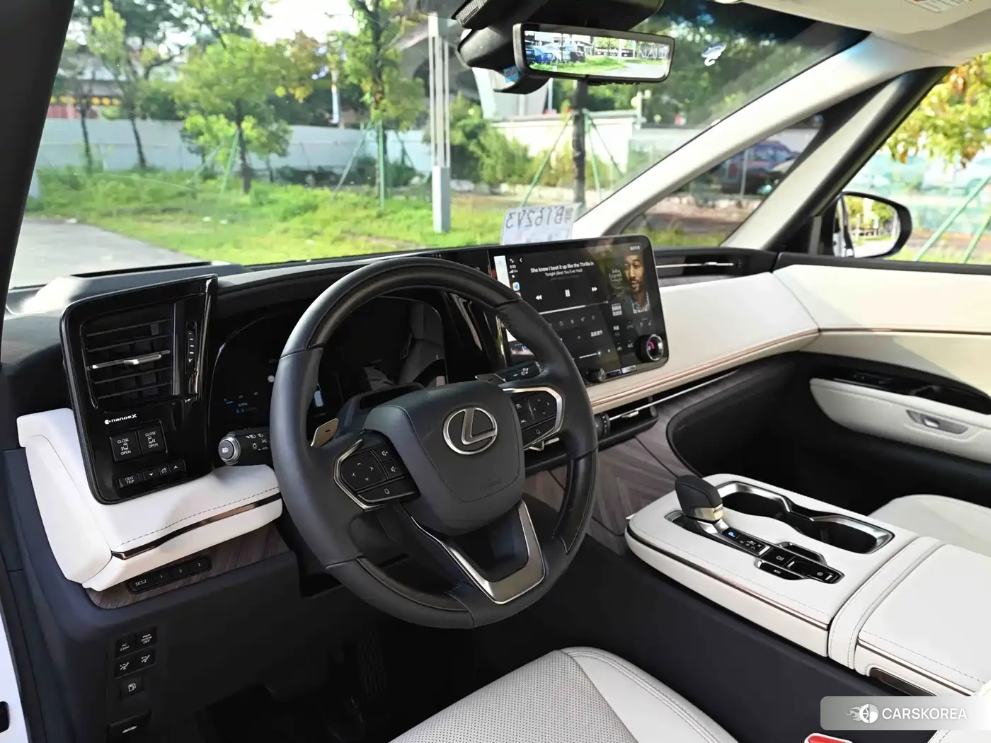 Lexus LM 2026 Белый из Китая