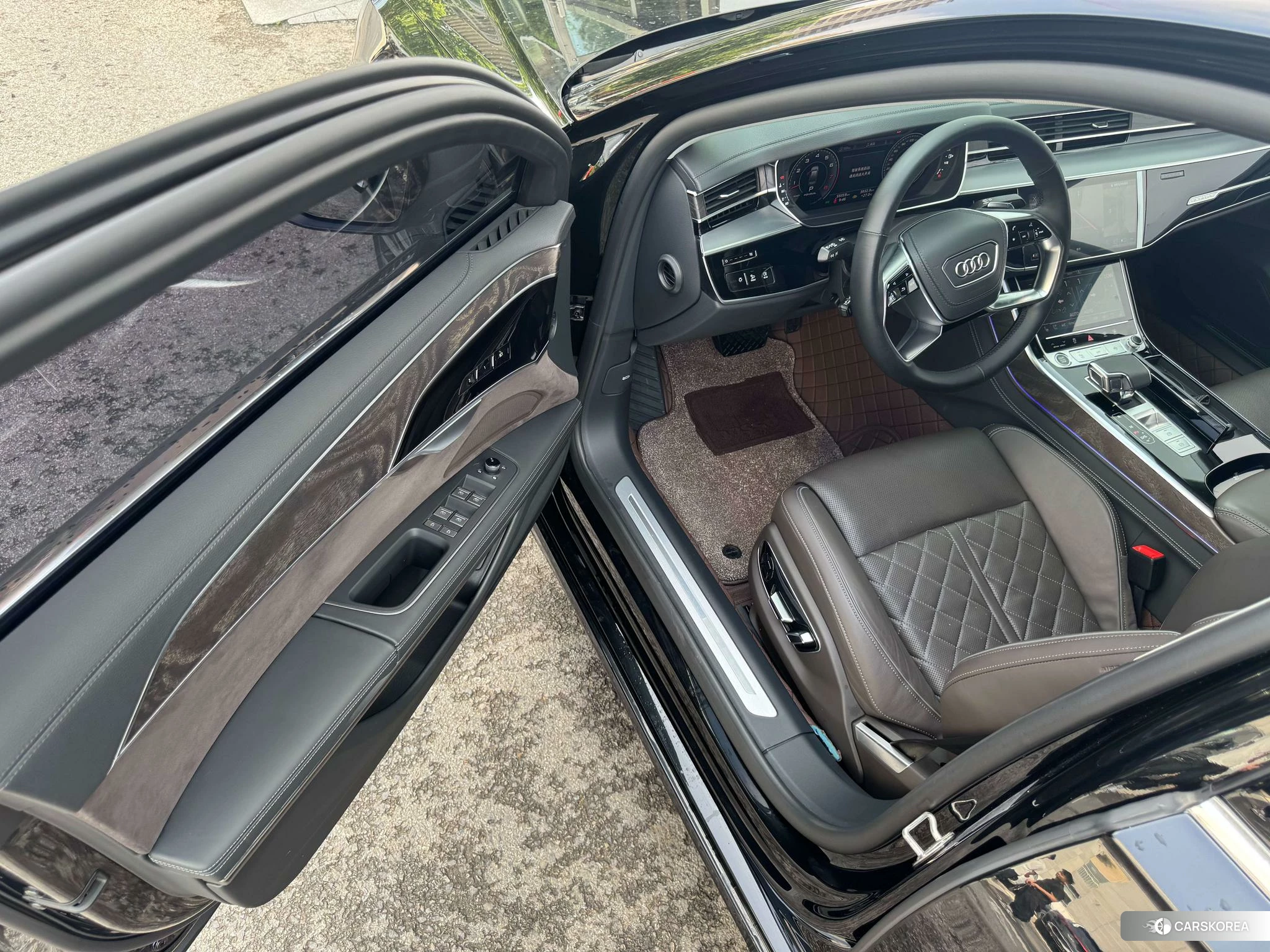 Audi A8 2022 Черный из Китая