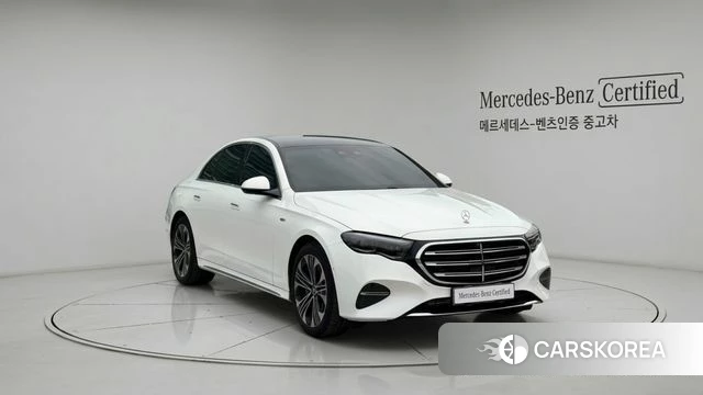 Mercedes-Benz E-Class W214 2025 Белый из Кореи