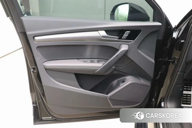 Audi Q5L 2025 Черный из Китая