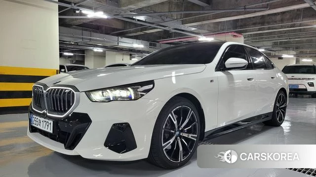BMW 5 Series (G60) 2025 Белый из Кореи