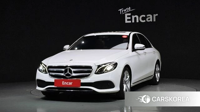 Mercedes-Benz E-Class W213 2018 Белый из Кореи
