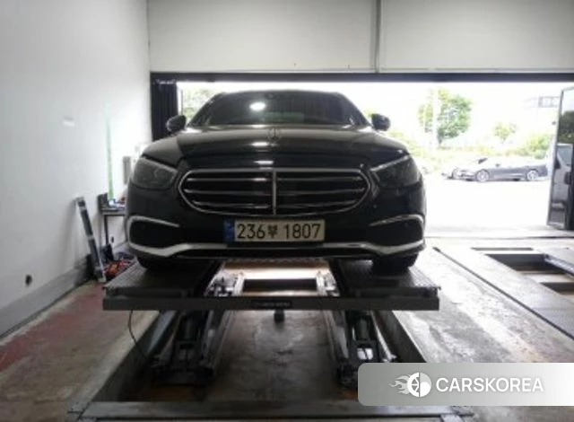 Mercedes-Benz E-Class W213 2023 Черный из Кореи