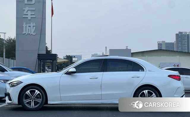 Mercedes-Benz Class C 2022 Белый из Китая