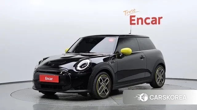Mini Cooper Electric 2022 Черный из Кореи